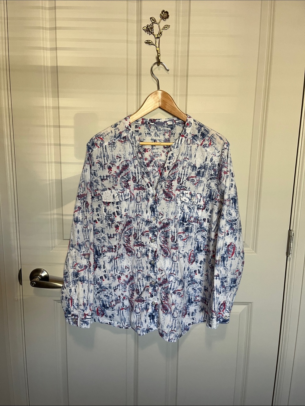 Laura Scott lightweight cotton White Button-Down Shirt with Blue & Red Printb